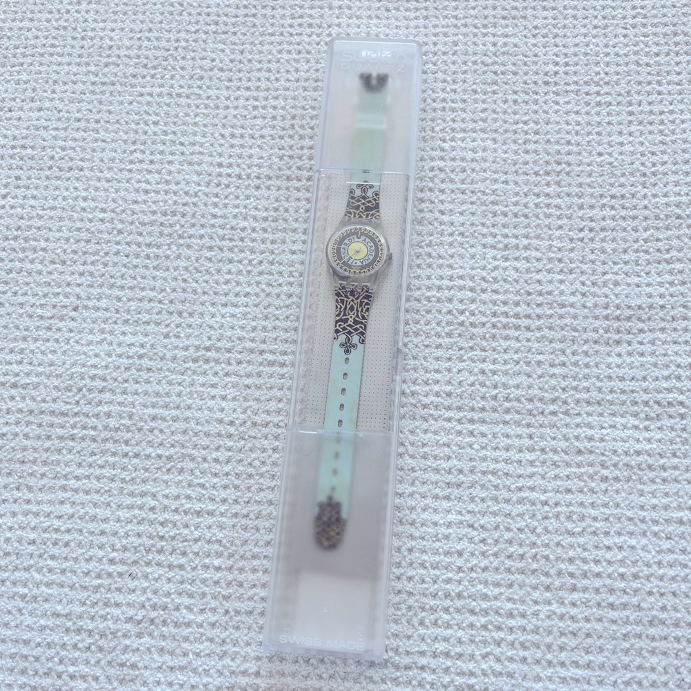 Swatch LK124 Vinci’s Twist Ladies Watch